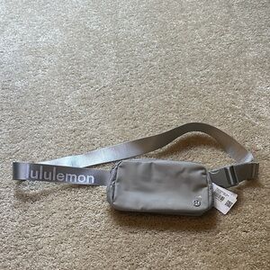 Lululemon Everywhere Belt Bag- NWT